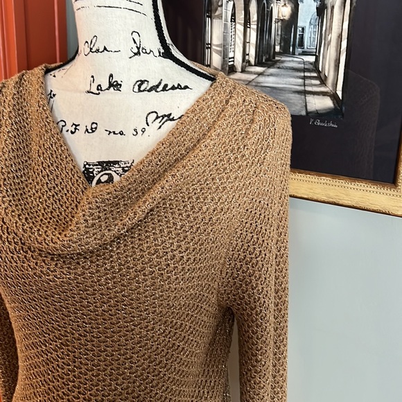 Jones New York Signature Open Knit Metallic Gold Sweater (M) - Picture 3 of 7
